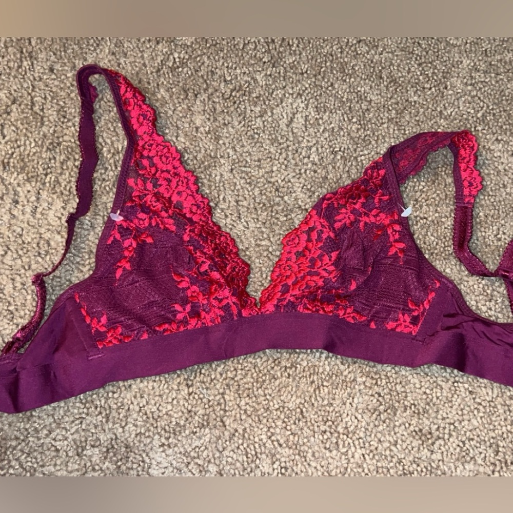 WACOAL Embrace Lace® Purple / Pink Wire Free Bralette size 32